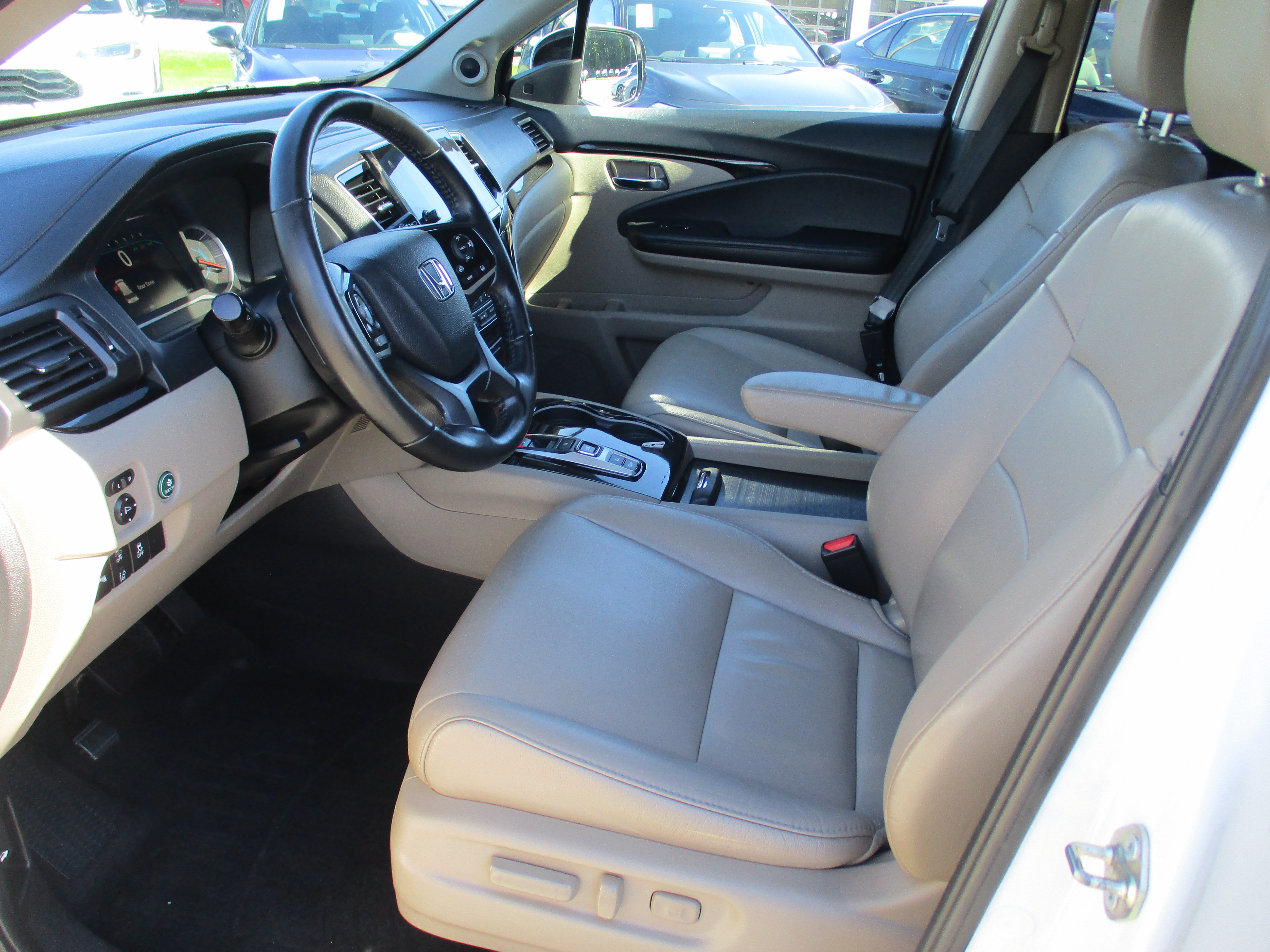 Certified 2020 Honda Pilot Touring image 12