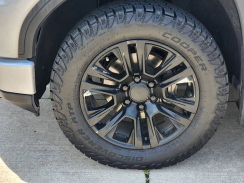 Used 2022 GMC Sierra 1500 Denali AWD/4WD image 11