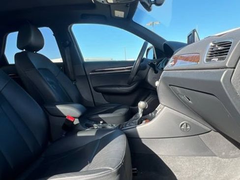 Used 2018 Audi Q3 2.0T Premium w/ Convenience Package AWD/4WD image 36