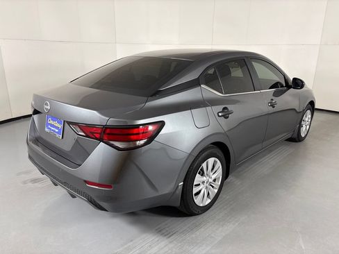 Certified 2025 Nissan Sentra S FWD image 8