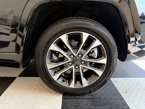 Used 2023 Jeep Grand Cherokee Overland w/ Advanced Protech Group III AWD/4WD image 11