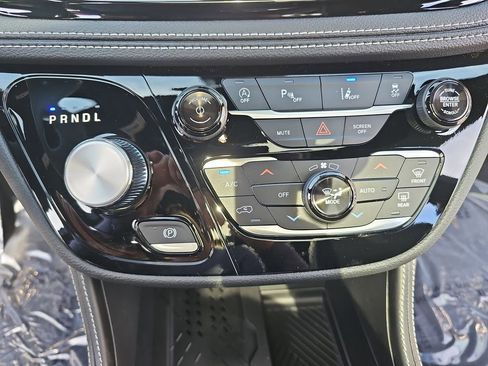 New 2026 Chrysler Pacifica Limited w/ S Appearance Package image 23