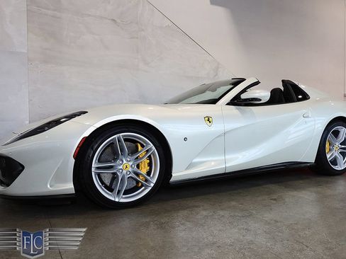 Used 2021 Ferrari 812 GTS RWD image 18