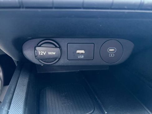 Used 2024 Hyundai Elantra Limited FWD image 15