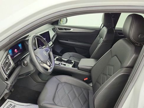 Used 2024 Volkswagen Atlas Cross Sport SE image 17