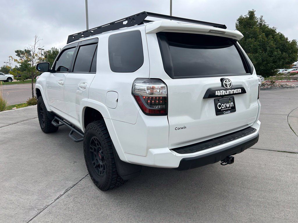 Used 2018 Toyota 4Runner TRD Off-Road Premium AWD/4WD image 5