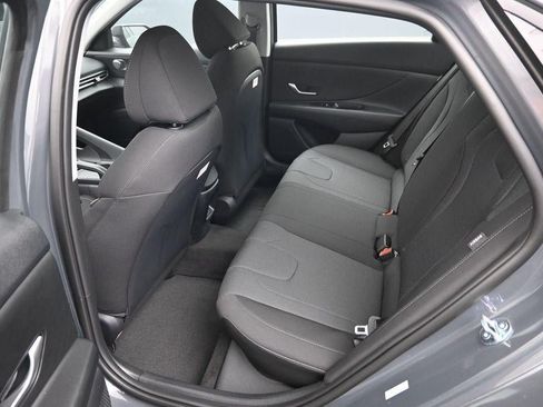 New 2026 Hyundai Elantra SE FWD image 25