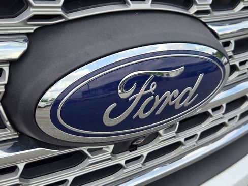 Used 2024 Ford Explorer Limited RWD image 5