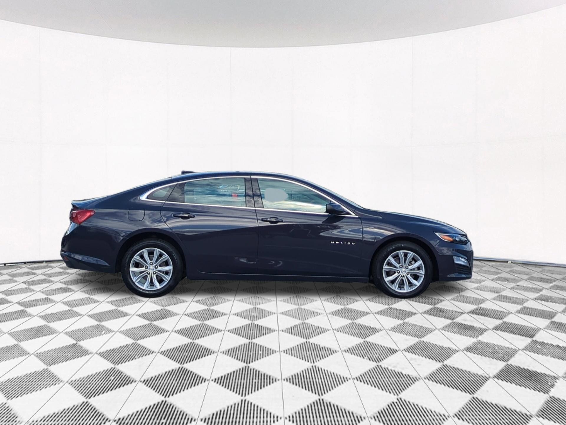 Used 2025 Chevrolet Malibu LT FWD image 7
