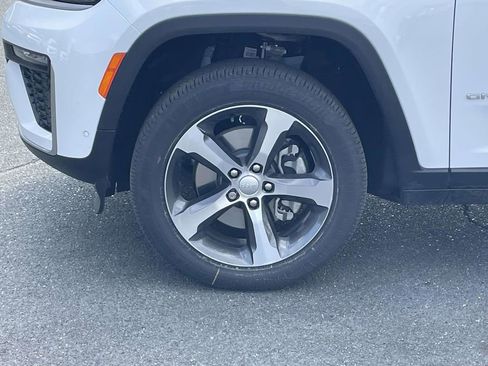 New 2026 Jeep Grand Cherokee L Limited image 10