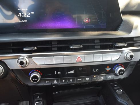 Used 2025 Kia Telluride S FWD image 16
