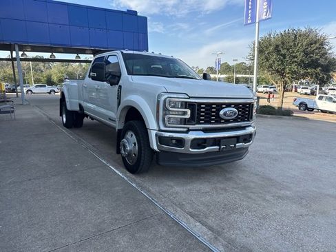 Used 2024 Ford F450 Lariat w/ FX4 Off-Road Package image 2