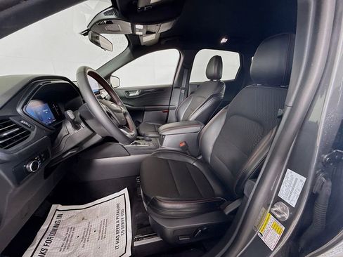 Certified 2025 Ford Escape ST-Line image 2