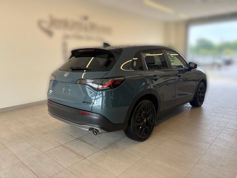 Certified 2025 Honda HR-V Sport image 2