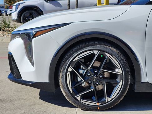 New 2025 Kia K4 GT-Line image 5