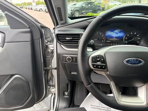 Used 2024 Ford Explorer XLT AWD/4WD image 24