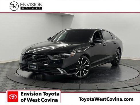 Used 2025 Honda Accord Touring image 1