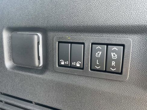 New 2026 Chevrolet Suburban Z71 w/ Z71 Off-Road Package AWD/4WD image 9