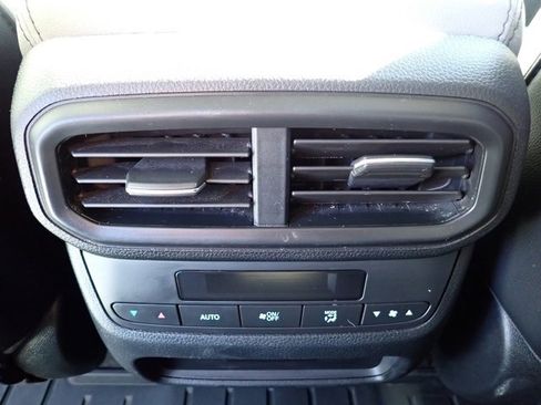 Used 2023 Honda Pilot EX-L image 16