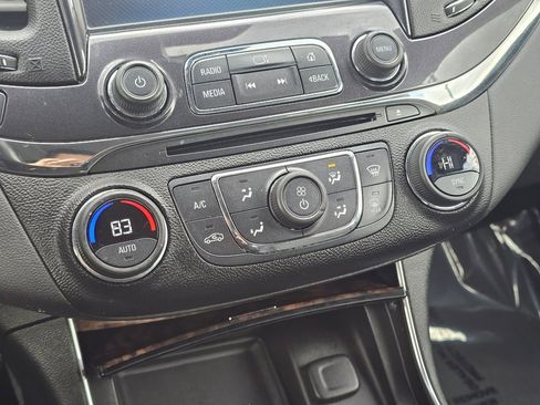 Used 2014 Chevrolet Impala LTZ FWD image 9