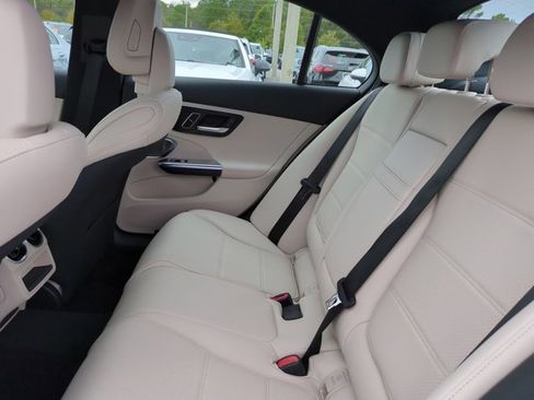 Used 2025 Mercedes-Benz C 300 Sedan image 13