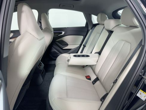 Used 2025 Audi A5 2.0T Prestige image 13