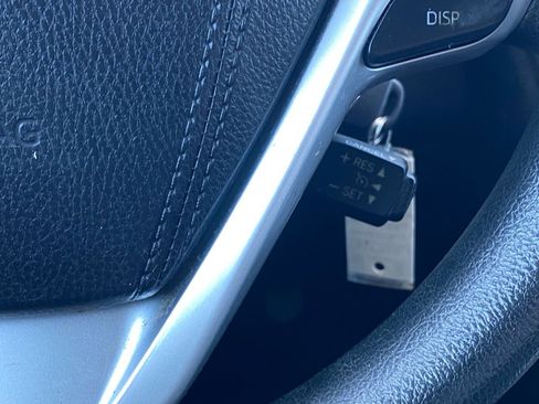 Used 2016 Toyota Highlander LE image 17