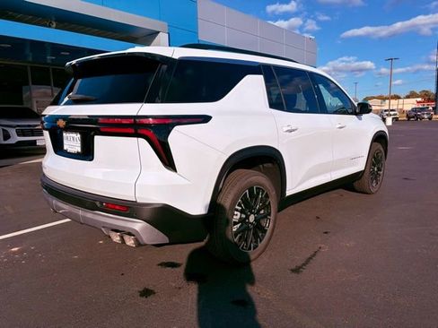 New 2026 Chevrolet Traverse LT image 13