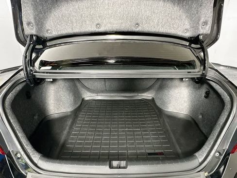 Used 2018 Honda Accord Touring image 21