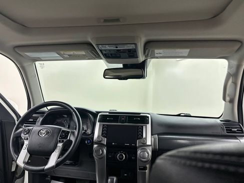 Used 2022 Toyota 4Runner SR5 Premium w/ Moonroof Package AWD/4WD image 24