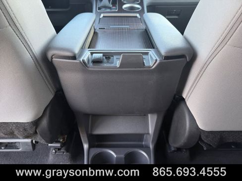 Used 2024 Toyota Sienna LE FWD image 13