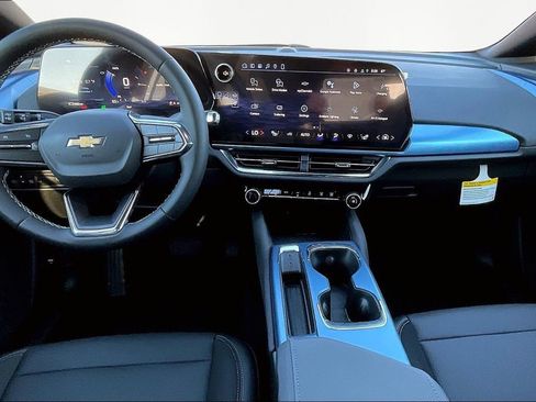 New 2026 Chevrolet Equinox EV LT image 6