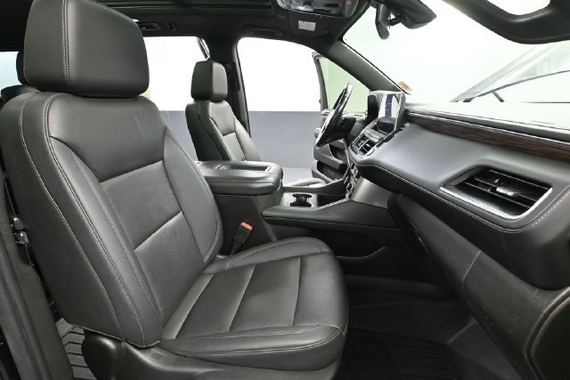 Used 2022 Chevrolet Suburban LT w/ Luxury Package AWD/4WD image 45