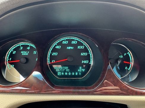 Used 2010 Buick Lucerne CXL image 18