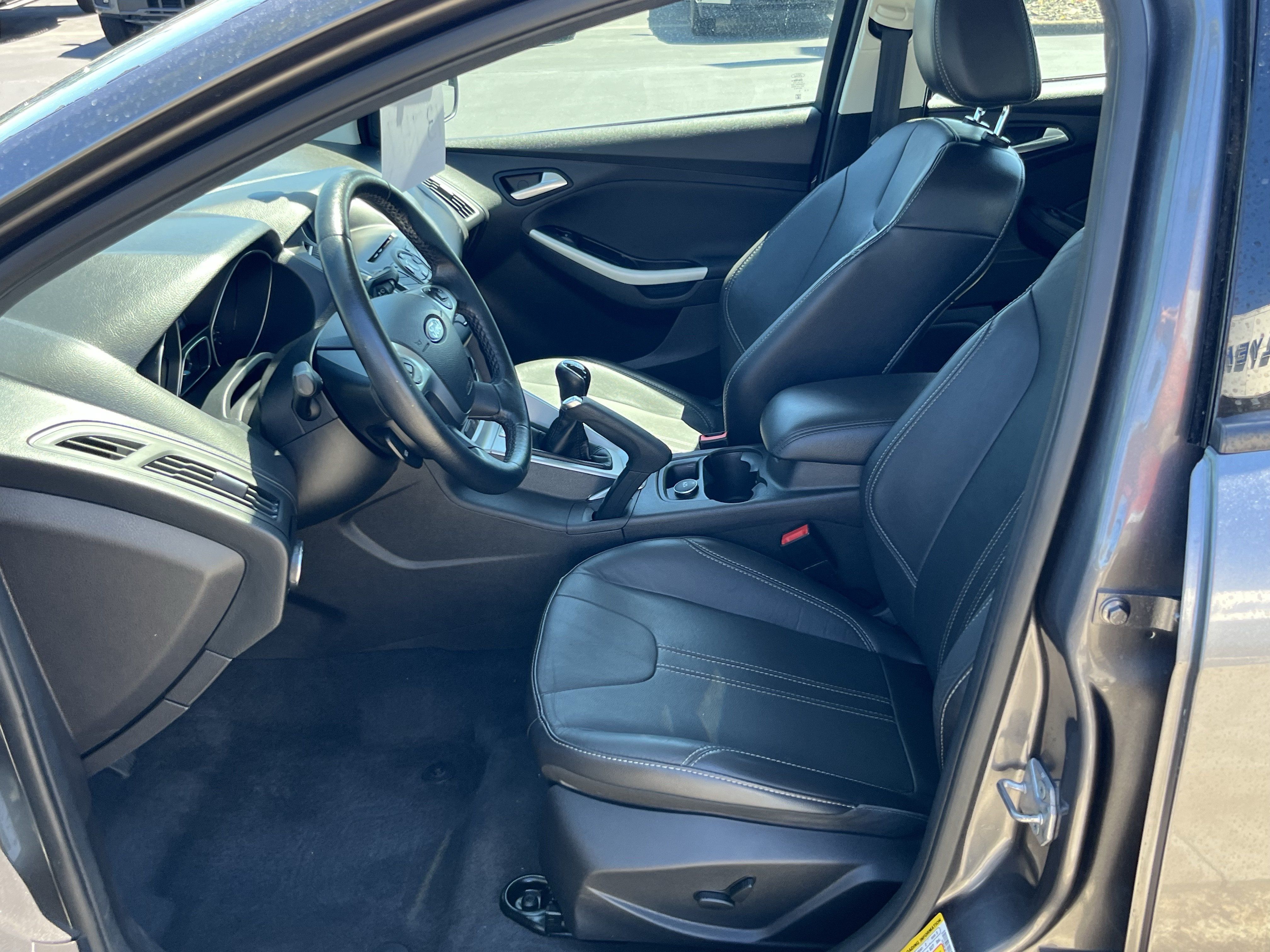 Used 2014 Ford Focus SE w/ Equipment Group 201A FWD image 8