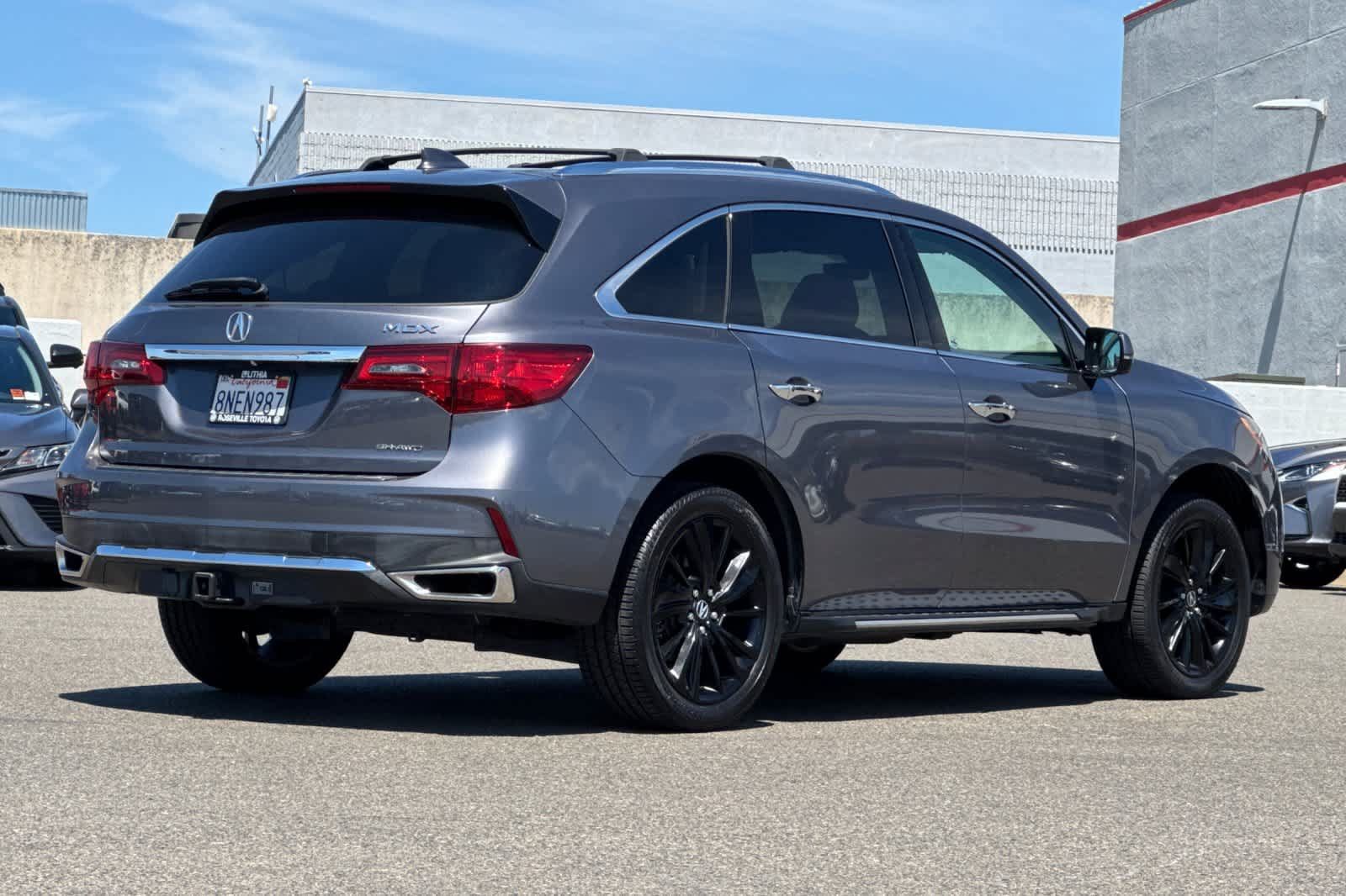 Used 2020 Acura MDX w/ Technology Package AWD/4WD image 2