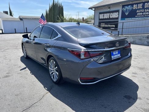 Used 2021 Lexus ES 300h w/ Premium Package FWD image 4
