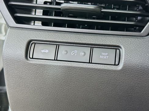 Used 2024 Nissan Altima 2.5 SR FWD image 26
