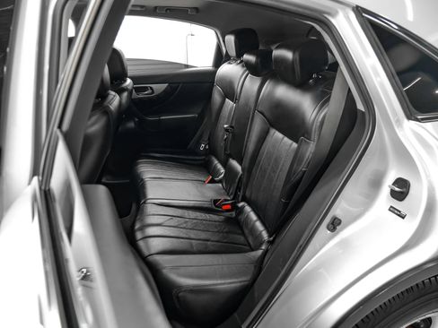 Used 2017 INFINITI QX70 AWD w/ Premium Package image 50