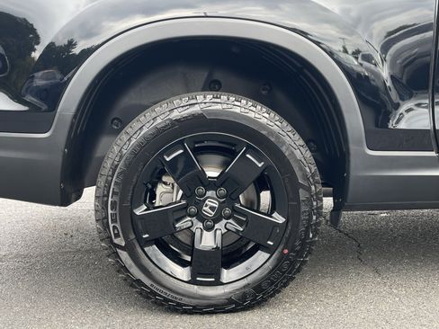 Used 2025 Honda Ridgeline Black Edition image 10