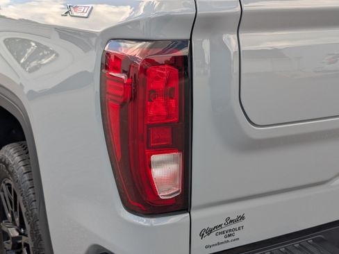 Used 2024 GMC Sierra 1500 Elevation w/ Elevation Premium Package AWD/4WD image 11