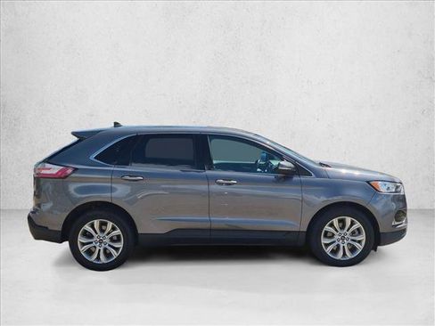 Used 2021 Ford Edge Titanium AWD/4WD image 4