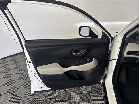 Certified 2024 Honda HR-V EX-L image 13