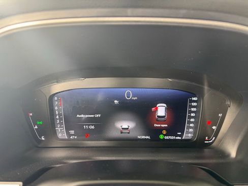 Used 2025 Honda Pilot Elite image 26