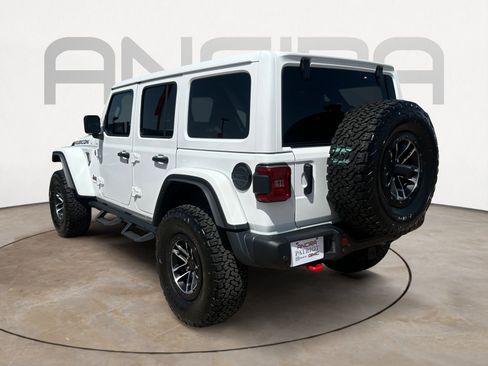 Used 2025 Jeep Wrangler Unlimited Rubicon AWD/4WD image 8