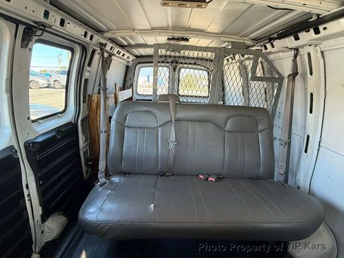 Used 2017 Chevrolet Express 2500 image 16