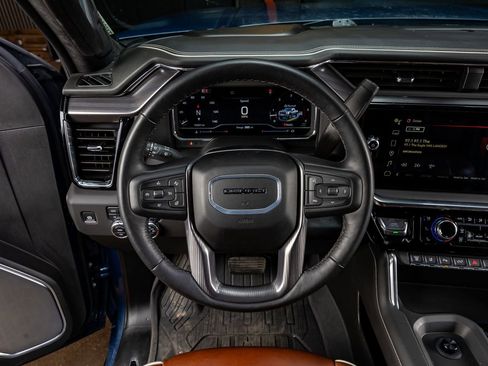 Used 2025 GMC Sierra 2500 Denali Ultimate w/ Max Trailering Package image 16