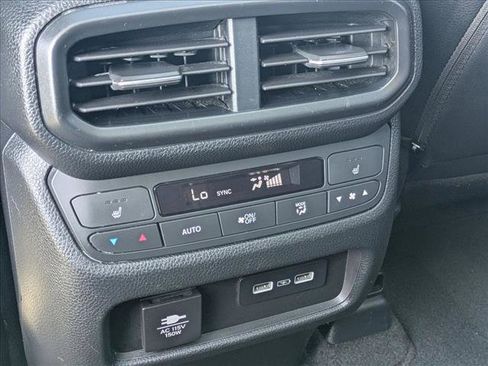 Used 2023 Honda Pilot Elite image 18