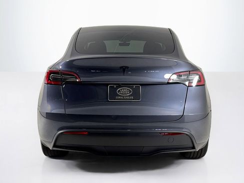 Used 2023 Tesla Model Y 2WD image 4