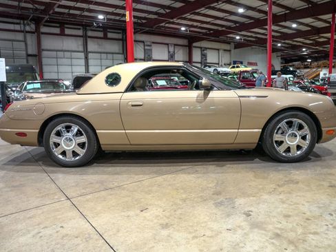 Used 2005 Ford Thunderbird RWD image 39